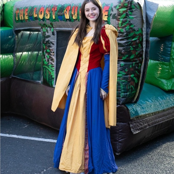 Meet your Posher, Jennifer - Picture 7 of 8